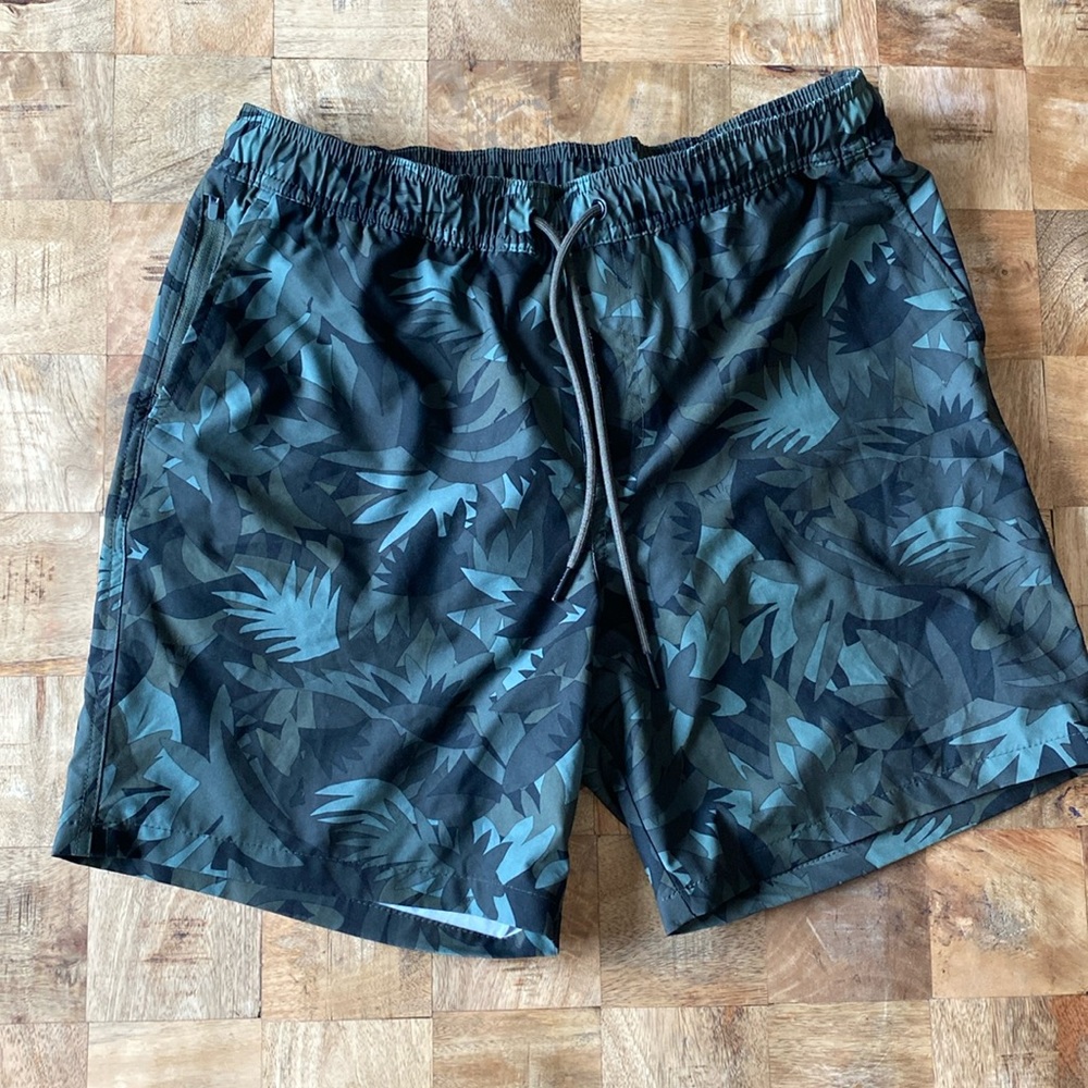 Goodfellow & Co Swim Trunks size M